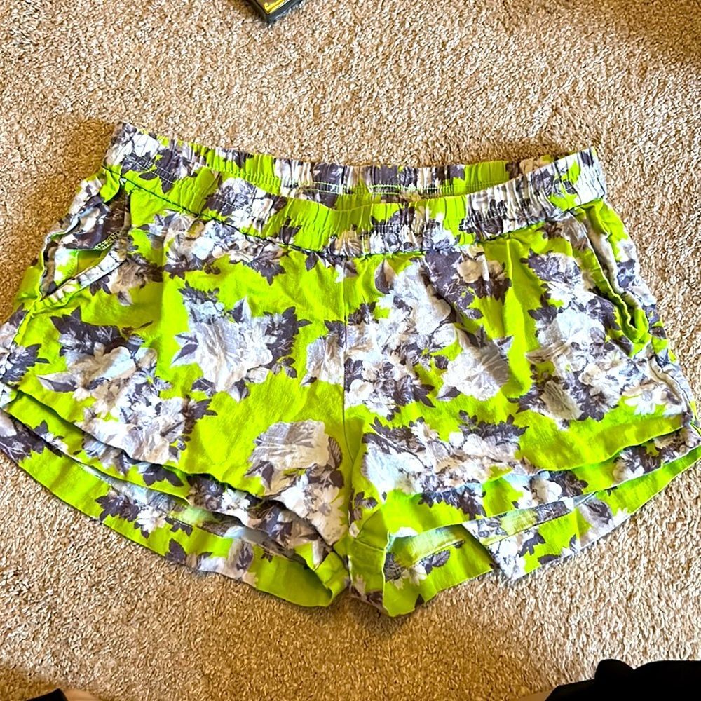 KUT from the kloth neon green floral linen shorts Size 8 Elastic Waistband